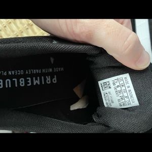 NEW adidas woman 7.5